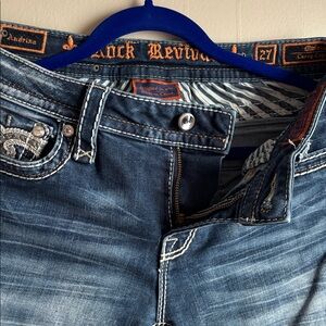 Rock Revival Indigo Jeans with Silver Accents 27 mid rise curvy capri Audrina
